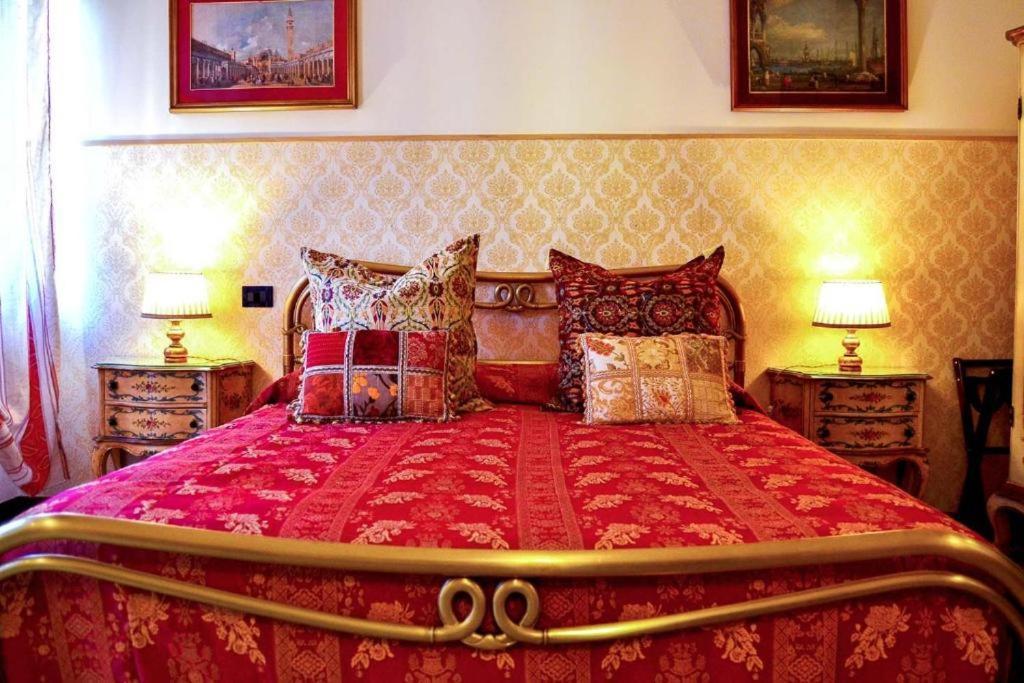 Venice Lion Residence - Vespucci Mestre Esterno foto A bedroom at the hotel